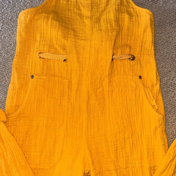 🦄5 items for $15🦄 
Girls Truce Overalls - Picture 5 of 10